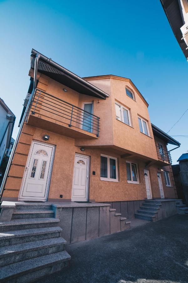Boutique Luxury Apartments 크라구예바츠 외부 사진